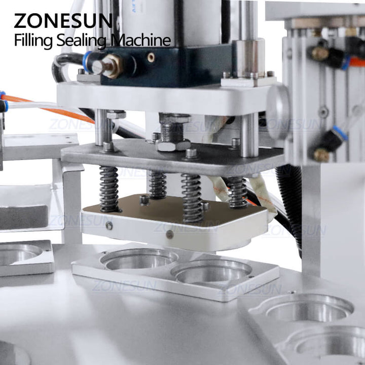 sealing structure of filling and sealing machine