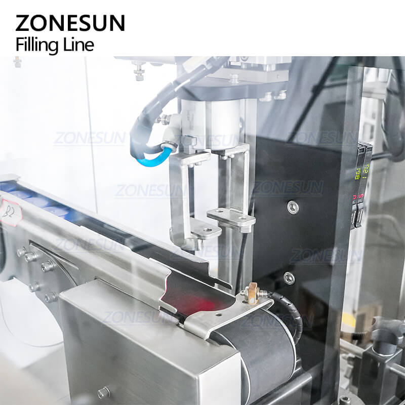 cap feeding structure of filling line