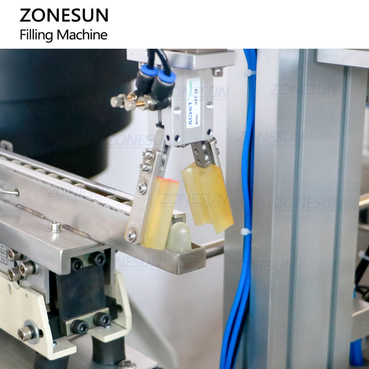 cap feeding structure of paste filling machine