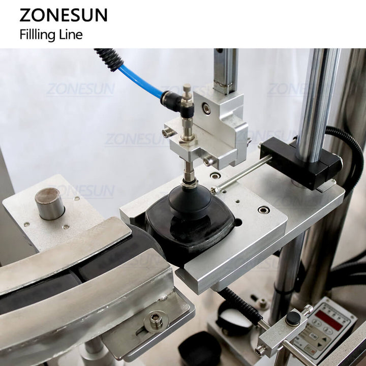 cap placing structure of filling line
