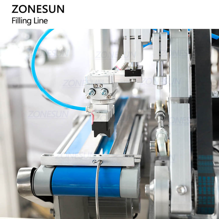 bottle orienting structure of essential oils packaging machine