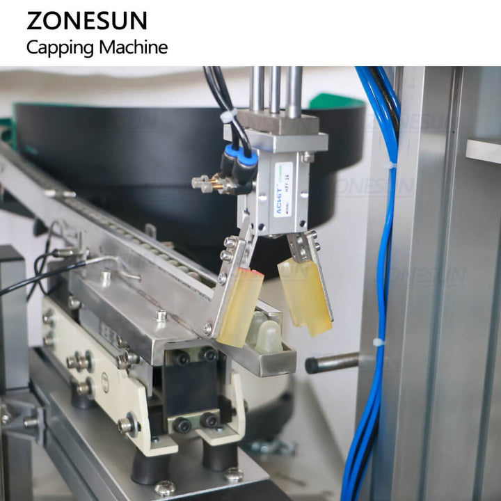 cap placing structure of capping machine