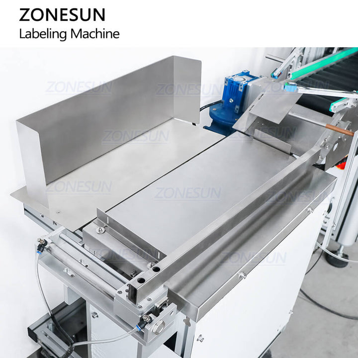 Collection tray of soft tube labeling machine