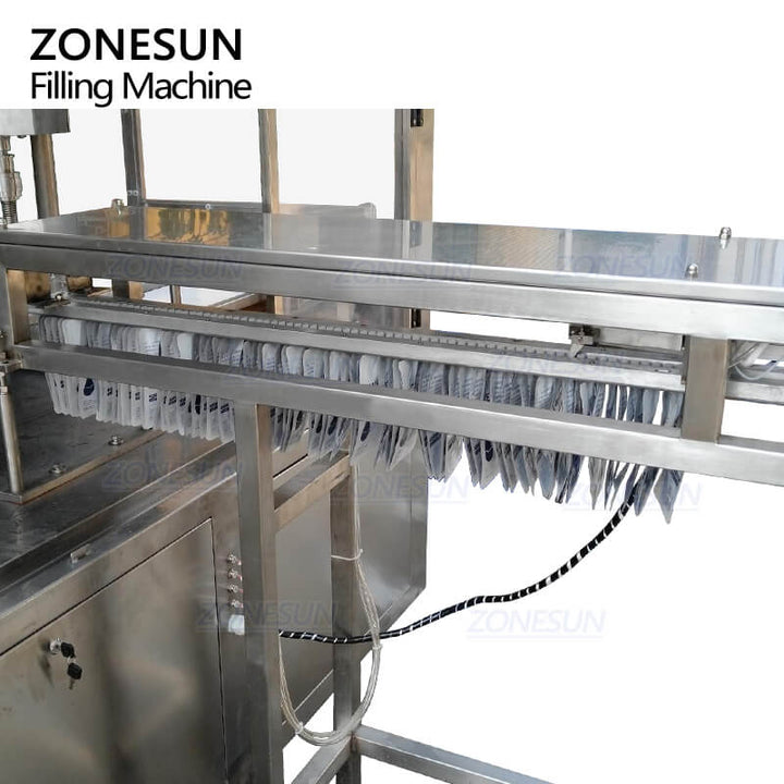 feeding structure of pouches filling capping machine