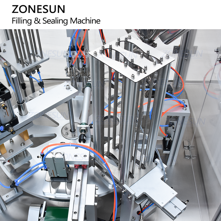 feeding structure of honey spoon filling sealing machine