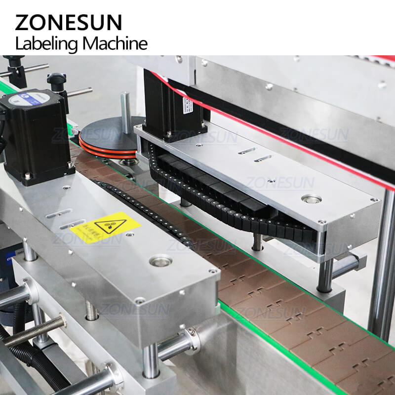 bottles guiding conveyor of automatic labeling machine