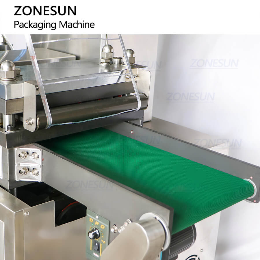 cutting structure of ZS-DDP270 dipping sauce packgaing machine