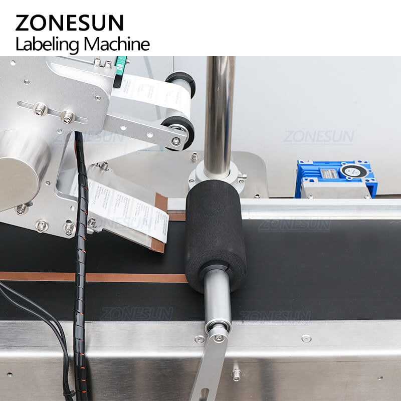 labeling structure of top side labeling machine