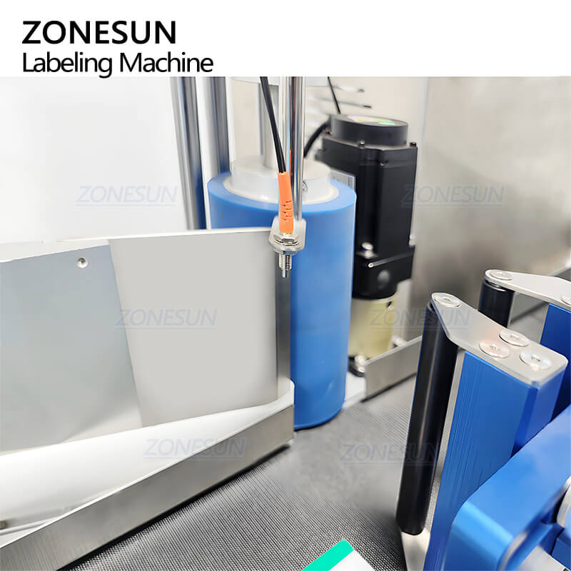 labeling structure of fully electric labeling machine for bottle