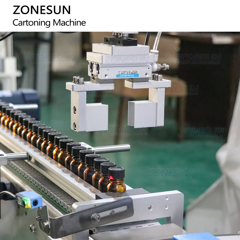 bottle clamping structure of vertical cartoner