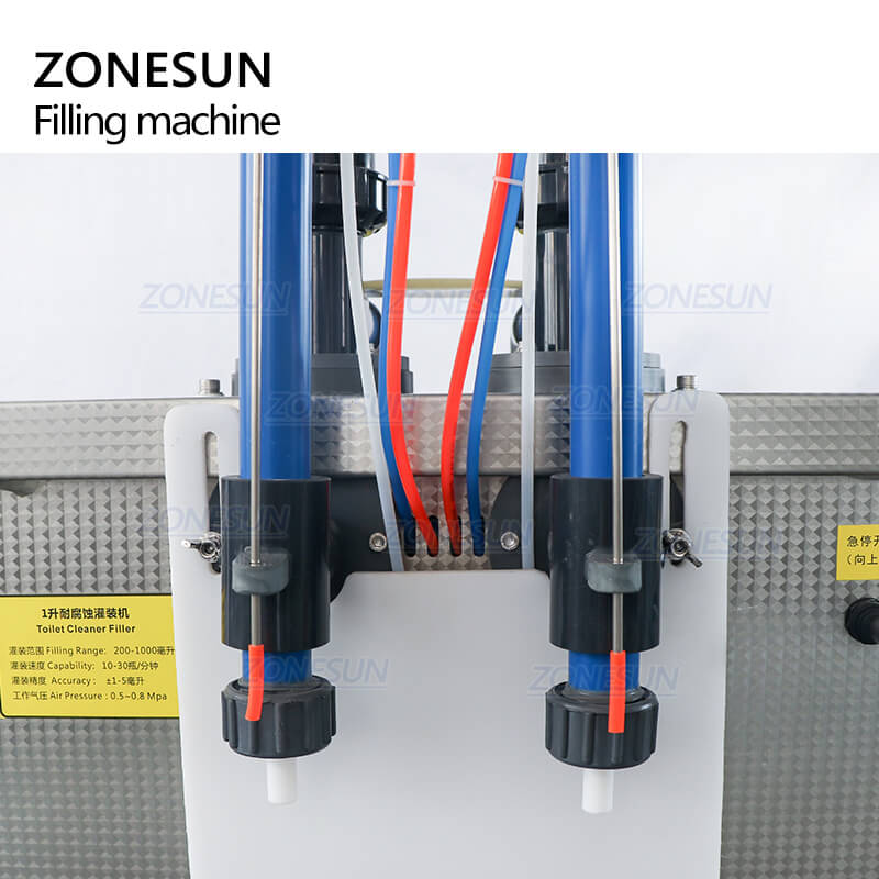 Filling nozzle of double heads filling machine